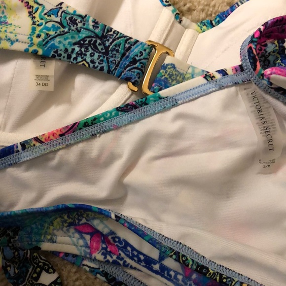 Victoria’s Secret Twist Front Bandeau Bikini - Picture 7 of 8